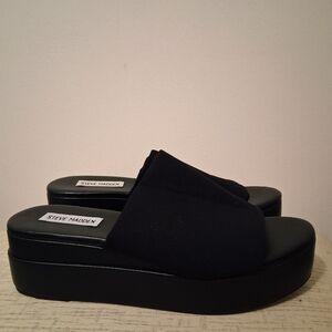 Steve Madden Black Platform Slides